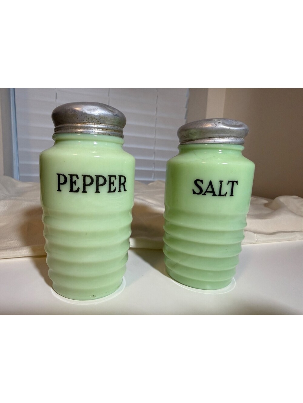 Vintage 1930s Jeannette Jadeite Beehive Ribbed Salt & Pepper Shakers Green Glass